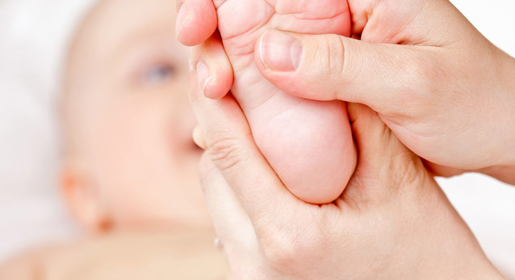 Sådan giver du din baby massage